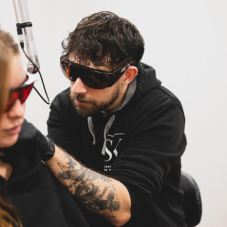 li8 3841 lilian fotografie second skin tattoo remolval leiden daan 2026 02 02