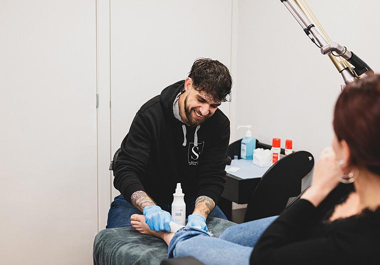 li8 3578 lilian fotografie second skin tattoo remolval leiden daan 2026 02 02(1)